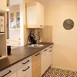 953 - Your Peace Of Mind, Ac & Parking * Budapest