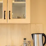 953 - Your Peace Of Mind, Ac & Parking Apartment
