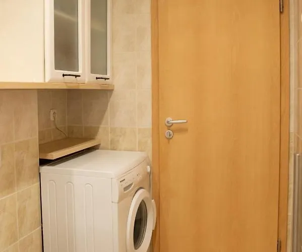953 - Your Peace Of Mind, Ac & Parking 부다페스트