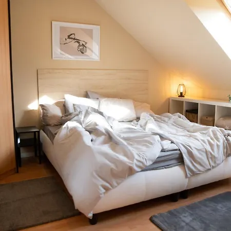 Apartment 953 - Your Peace Of Mind, Ac & Parking