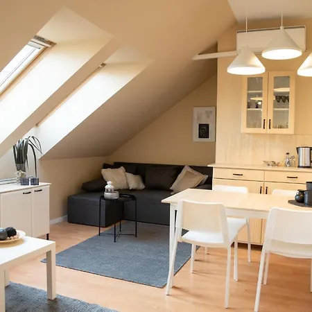 Apartment 953 - Your Peace Of Mind, Ac & Parking