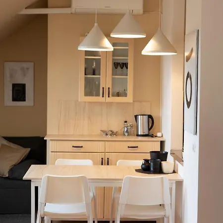 953 - Your Peace Of Mind, Ac & Parking * Budapest