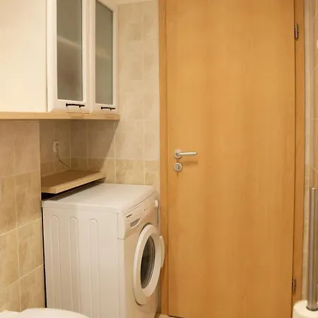 953 - Your Peace Of Mind, Ac & Parking Budapest