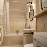 Appartement 953 - Your Peace Of Mind, Ac & Parking Budapest